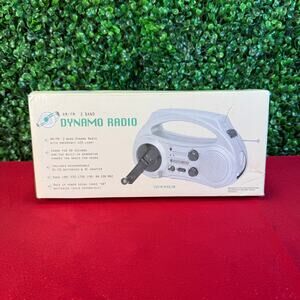 Harbour Freight AM / FM 2 Band Dynamo Wind Up Radio Emergency LED Light